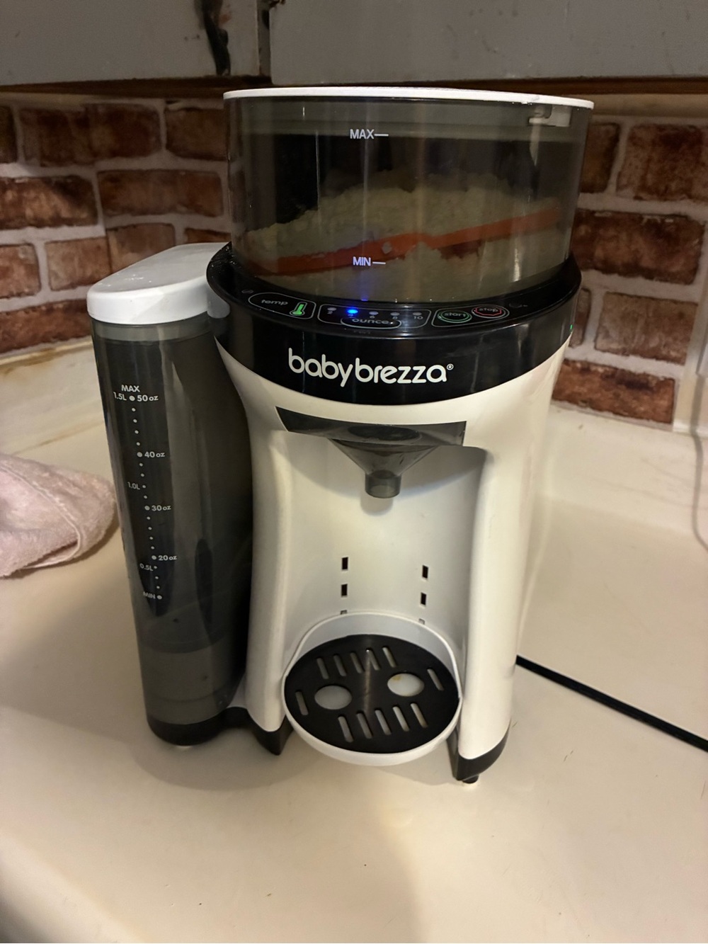 Baby Brezza Formula Mixer in White and Black